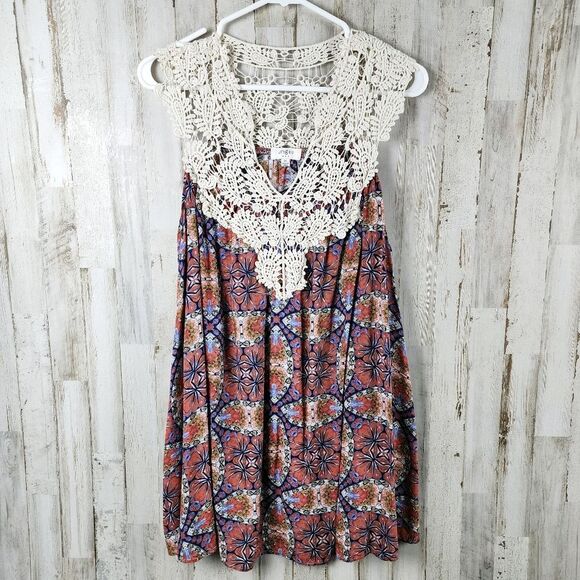 Umgee Lace Embellished Tile Print Top Size Medium - Picture 1 of 7